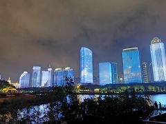 -万绿园