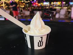 酸奶冰淇淋-JW德国冻酸奶Frozen Yogurt(龙湖成都滨江天街店)