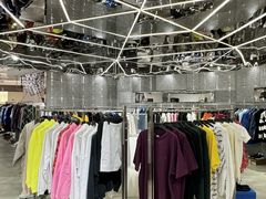 -LuOne凯德晶萃广场(徐家汇路店)