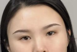 -一个差评成就的纹眉店