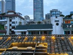 -包整·丝娃娃(甲秀楼景观店)