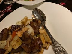 烧汁茴香蒜片爆澳洲和牛粒-北京四季酒店·采逸轩