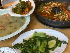 -兔行天下-鸿鹤鲜锅兔(中海国际店)