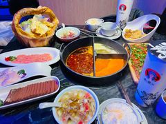 -热火朝天鲜切牛肉火锅(南强街巷店)