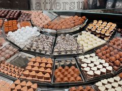 -Laderach 莱德拉(上海环贸iapm店)