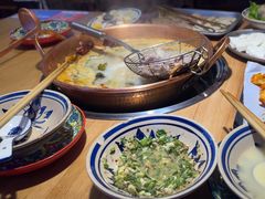 -洱火云南酸菜牛肉火锅(石景山当代商城店)