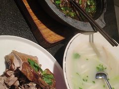 -万重锦·人文川菜馆(骡马市店)