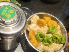 -山河屯铁锅炖(绥望路店)