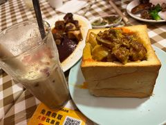 -新大咀港式茶餐厅(宝山万达店)