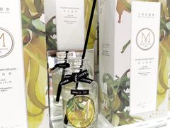 -名创优品(广州萝岗万达广场店)