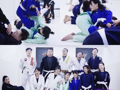 -菠萝格斗巴西柔术训练馆