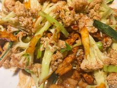 -靠山屯东北农家菜(八龙桥雅苑店)