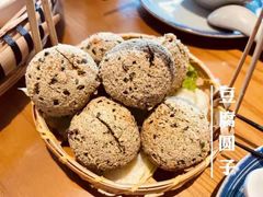 -包整·丝娃娃(一览甲秀楼风景店)