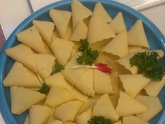 -老牌坊云南鱼豆花火锅(哈西万达店)