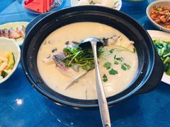 浓汤鱼头-老淳安—伴山伴湖(千岛湖开元度假村店)