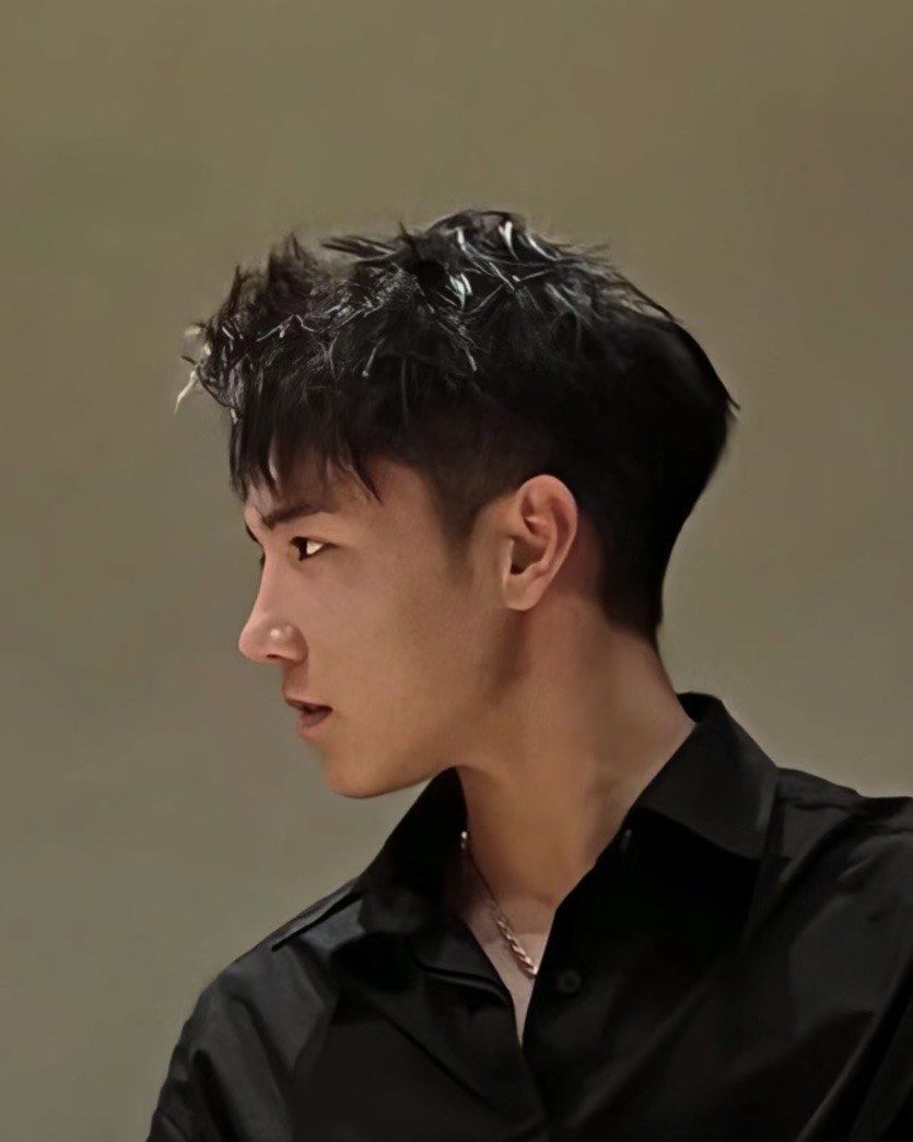 n适合脸型:圆脸,鹅蛋脸,瓜子脸!