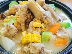 雞腳豬骨煲-御龙海鲜火锅(十六浦店)