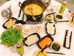 -鲜入围煮花胶鸡海鲜火锅