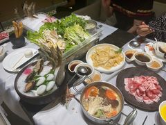 -红鼎豆捞·非遗鲍皇汤火锅(宝丰路店)