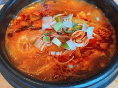 朴大婶拿手的鲜豆腐汤-WOW LUCKY创意韩料(龙阳广场店)