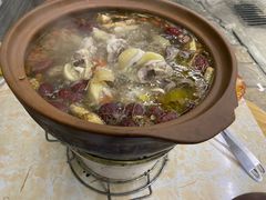 -广味炭炉鸡煲(宝业路分店)