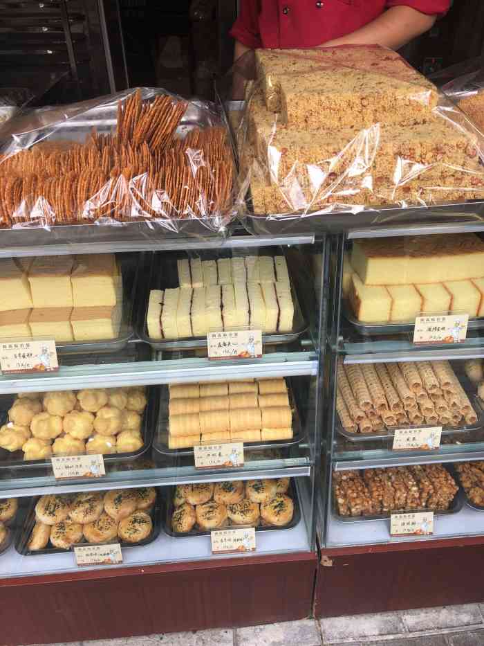 已经到了看见一家泡芙就想尝试的程度从这儿路过看见这家江西桃酥王问