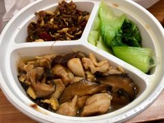 冬菇滑鸡蒸饭-72街红烧排骨饭(海珠丽影广场店)