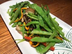 五彩花菇荷兰豆-云海肴·汽锅鸡·云南菜(美罗城店)