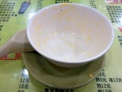 挖乾淨的椰子凤凰糊-玉椰林甜品店(创始店)