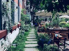 -墨居上隐·院子里火锅(峨眉店)