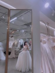 点击看大图 -艾米丽婚纱礼服