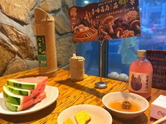 -老牌坊云南鱼豆花火锅(爱建店)