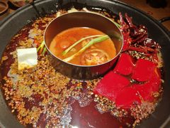 -卤校长重庆火锅(银泰城店)