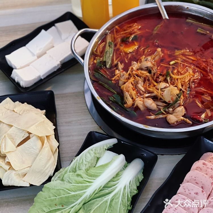 朋友带我来试试这家罗歪歪酸笋牛蛙 味道真的不要太惊艳！