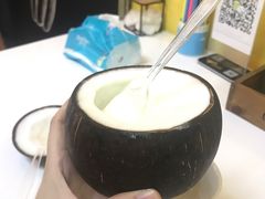 -志龙皇冠吃货椰子铺