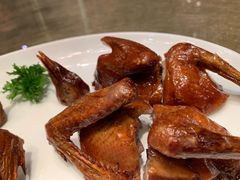脆皮烧乳鸽-御宝轩(益丰·外滩源店)