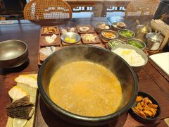 -银米·云南传统过桥米线(双廊黑金冠店)