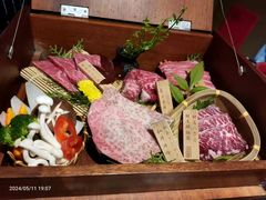 -山川小町·极番烧肉(新地假日广场店)