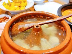 云南汽锅鸡-滇越乘象云南餐厅(次渠店)