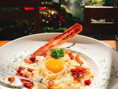 -Chom Cafe and Restaurant