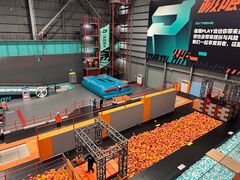 -极限PLAY运动娱乐新世界·团建派对表演休闲馆·室内高空游乐园