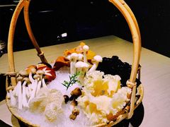 -余欢领鲜火锅(新街口店)