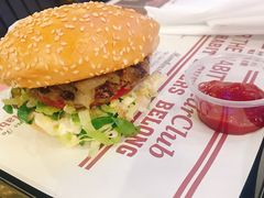 -The Habit Burger Grill 哈比特汉堡(爱琴海店)