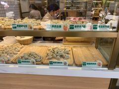 面包甜点陈列柜-袁记云饺(蛇口店)