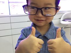 -提一眼镜·蔡司·依视路(小寨店)