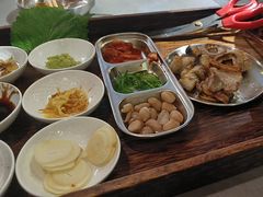 -围炉肉舍•炭烤活鳗•丹东海鲜烤肉(步行街店)