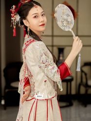 点击看大图 -艾拉·女王婚纱礼服馆