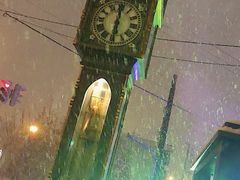 八音盒堂门口的打鸣钟-小樽八音盒堂