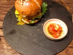 -HIGH FIVE哈福手工汉堡(桂林路店)