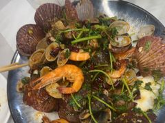 -一口猪海鲜浑锅·东北家常菜